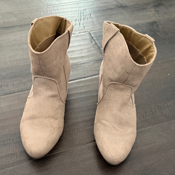 JustFab Shoes - JustFab Taupe Ankle Boots